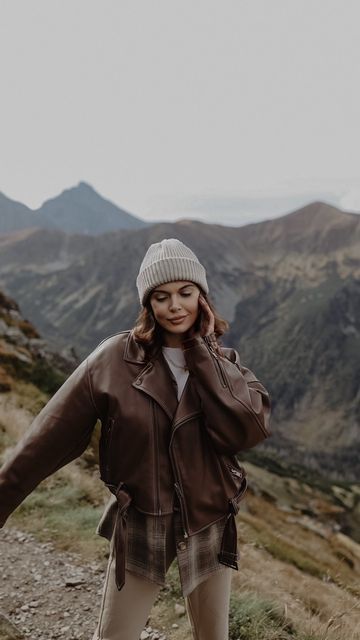 KK on Instagram: "I’m so lucky and grateful. 🏔 #mountains #tatry #kasprowywierch #grateful #polishmountains #autumn #autumnoutfit #mybirthdayweekend #zakopane" Mountain Autumn Photography, Zakopane Photography, Mountain Autumn, Polish Mountains, Autumn Outfit, Autumn Photography, Art Wallpaper, Photography, On Instagram