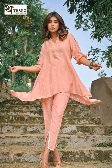 Made with the delicate muslin fabric that has been speckled with a beautifully curated bandhani pattern and then stitched into modern ethnicities, our Peachy Co-ord Set is sure to make a statement in your next party. Bandhani Co Ord Set, Bandhani Coord Set, Coord Set, Straight Dress, Muslin Fabric, Co Ord Set, Basic Shirts, Co Ord, Organic Fabrics