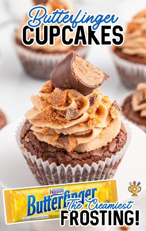 Whip up these Butterfinger Cupcakes with chocolate, peanut butter, and crunchy Butterfinger pieces. Perfect for parties or any occasion! Butterfinger Buttercream Frosting, Butterfinger Icing, Butterfinger Cupcakes, Candy Bar Cupcakes, Flavored Cupcakes, Cupcakes With Chocolate, Pinky Girl, Bake Sale Recipes, Fluff Desserts