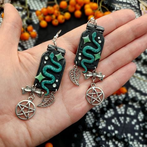 Witchy earrings Clay Earrings Halloween, Fimo Halloween, Jar Earrings, Witchy Earrings, Spooky Earrings, Polymer Clay Halloween, Fantasy Earrings, Diy Earrings Polymer Clay, 3d Jewelry