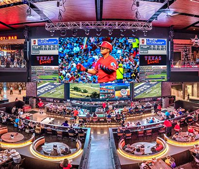 American Sports Bar, Sport Bar Design, Sports Bar Decor, Sports Pub, Small Game Rooms, Pub Design, Stadium Design, Man Cave Home Bar, Diy Casa