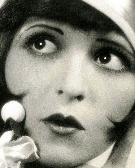 Vamps & Flappers: The Lowdown on 1920s Makeup  #vintage #1920s 20s Makeup, 1920s Makeup, 1920s Glamour, 1920s Hair, Clara Bow, Louise Brooks, Flapper Girl, Vintage Makeup, Flapper Style