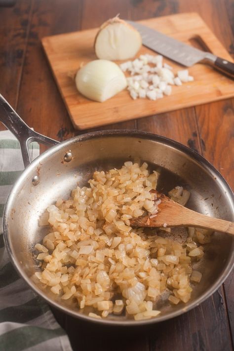 Sauté Onions, Cooking Onions, Hearty Beef Stew, Comfort Casseroles, Creamy Pasta Dishes, Homemade Condiments, Veg Dishes, General Ideas, Grilled Onions