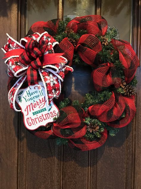 Deco Mesh Wreaths Diy, Holiday Wreaths Christmas, Burlap Christmas Wreath, Deco Mesh Christmas Wreaths, Mesh Wreath Diy, Christmas Mesh Wreaths, Candy Land Christmas Tree, Christmas Wreaths To Make, Burlap Christmas