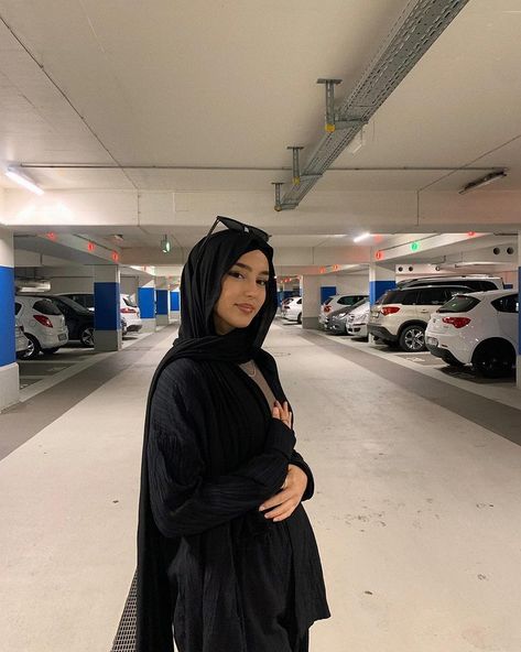 Fashion Hijab Style, Muslim Outfits Casual, Hijab Aesthetic, Muslim Fashion Dress, Muslimah Aesthetic, Muslim Outfits, Muslimah Fashion Outfits, Muslimah Fashion, Aesthetic Fashion