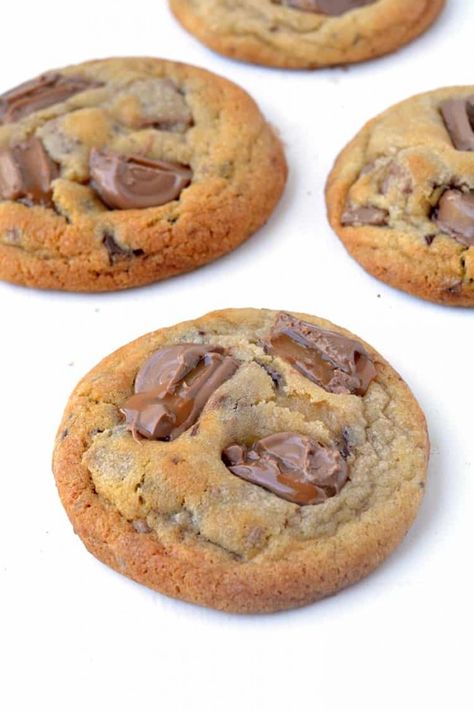 Dairy Free Christmas Cookies, 100 Cookies Recipe, Rolo Chocolate, Rolo Cookies, Recipes Using Cake Mix, Cookie Recipes From Scratch, Favorite Cookie Recipe, Cake Mix Recipes, Soft Cookie