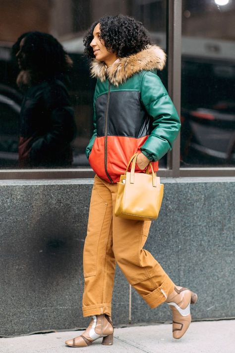 So It's 40 Degrees Outside? Here's What to Wear via @WhoWhatWearUK 40 Degree Weather Outfit, Degree Outfit, Fall Nyc, Eclectic Clothing, Wardrobe Wishlist, Plunge Dress, Street Style Winter, Street Style Inspiration, Cool Street Fashion