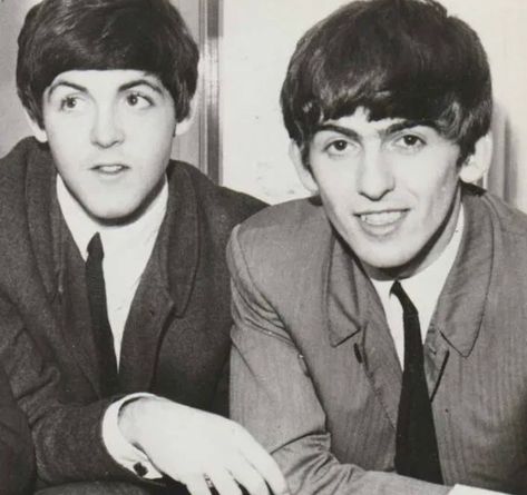 Paul And George, Beatles Gif, Beatles Quotes, Beatles Vinyl, 60s Rock, Beatles George, Beatles Love, Juan Pablo Ii, Beatles Photos