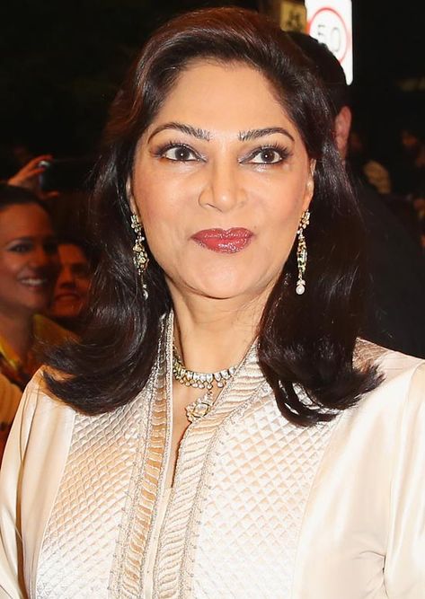 Bollywood Hair, Simi Garewal, Shiny Black Hair, Lara Dutta, Padma Lakshmi, Elegant Bun, Hair Indian, Bollywood Hairstyles, Dark Complexion