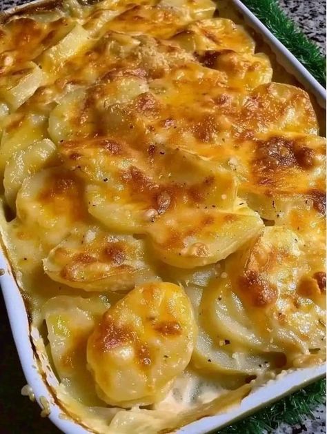 Justine kameron Recipes | Scalloped Potatoes - OMG DON'T LOSE THIS😋 | Facebook Scallop Potatoes, Best Scalloped Potatoes, Cooks Kitchen, Grandma Cooking, Martha Stewart Recipes, Scalloped Potatoes Cheesy, Creamy Garlic Sauce, Scalloped Potato Recipes, Potatoes Au Gratin