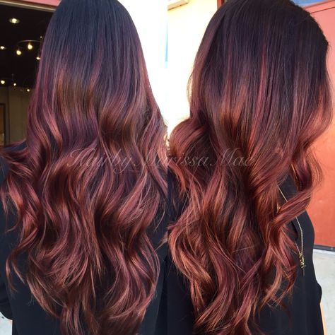 Black cherry ombre Cherry Bombre Hair, Cherry Bombre, Red Brunette Hair, Balayage Hair Morenas, Balayage Hair Blonde Short, Hair Brunette, Hairstyle Trends, Super Hair, Hair Color Purple