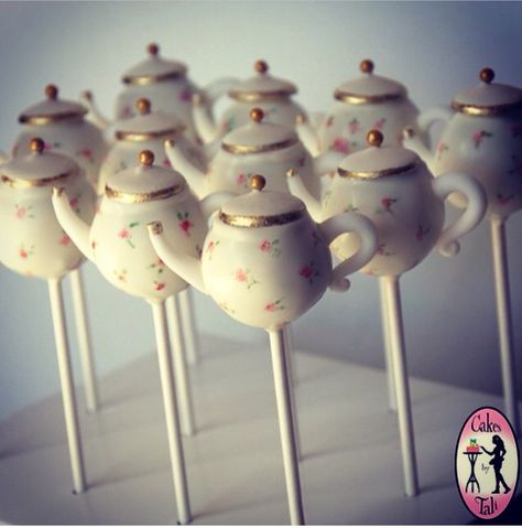 Teapot cakepops by Cakesbytali Teapot Cake Pops, Tea Party Cake Pops, Peggy Porschen Cakes, Teapot Cake, Tea Party Cake, Tea Cup Cake, Mini Torte, Custom Desserts, Tea Party Theme