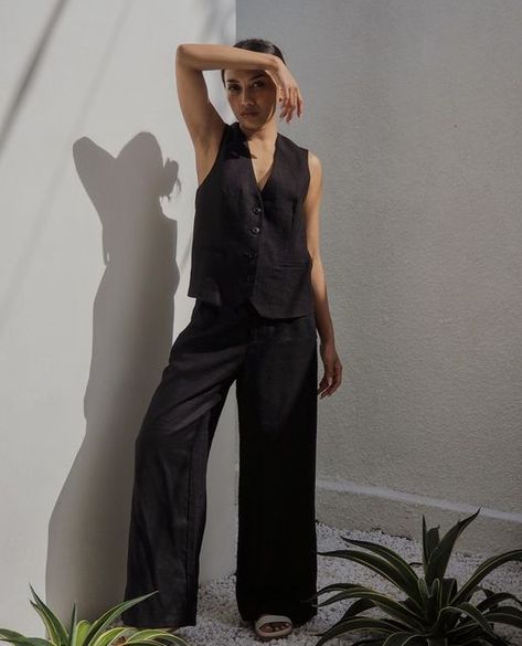 Linen Vest And Pants, Black Linen Waistcoat, Black Linen Suit For Women, Linen Waistcoat Woman, Black Linen Vest Outfit, Linen Beach Outfits, Black Linen Suit, Linen Outfit Summer, Wide Linen Pants