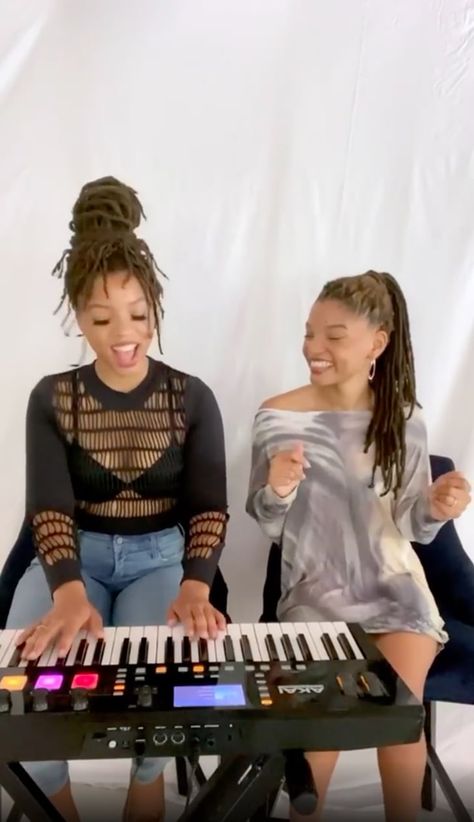 Watch Chloe and Halle Sing Lauryn Hill, TLC, Aaliyah Mashup Ungodly Hour, Chloe And Halle, Ex Factor, Chloe X Halle, Lauryn Hill, Racial Justice, Latest Music, Aaliyah, Halle