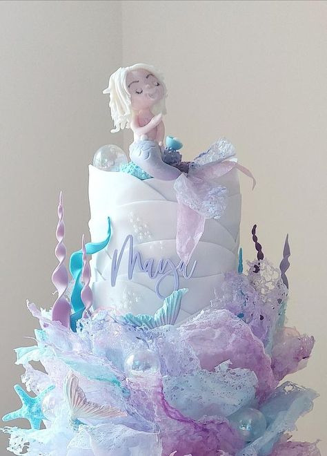 Mermaid Cake Design, Mermaid Cake Ideas, Mermaid Model, Cakes Without Fondant, Deco Cake, Interesting Cakes, Mermaid Cookies, Mermaid Cupcakes, Mermaid Birthday Cakes