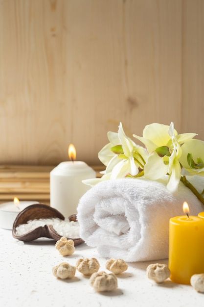 Spa products with orchids | Free Photo #Freepik #freephoto #massage-background #spa-background #bath-salt #spa-stone Beautician Tips, Spa Candles, Massage Images, Image Zen, Spa Images, Body Massage Spa, Remove Skin Tags Naturally, Esthetician Marketing, Instagram Branding Design