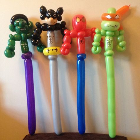 Balloon Animal Ideas, Cool Balloon Animals, How To Make A Dog Balloon Animal, Ballon Twisting, Cool Balloon Animals Ideas, Superhero Balloons, Balloon Animal Butterfly, Balloon Hat, Twisting Balloons