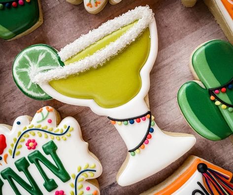 Margarita Cookies, Farm Cookies, Royal Iced Cookies, Cookies Theme, Christmas Biscuits, Tacos And Tequila, Fiesta Theme, Summer Cookies, Cookie Favors