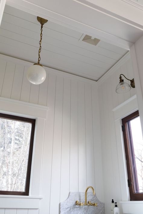 DIY // The Easiest Way to Install Crown Molding, Ever! — The Grit and Polish Paint Crown Molding Same As Wall, Flat Crown Molding, Molding Styles, Easy Crown Molding, Install Crown Molding, Crown Molding Styles, The Grit And Polish, Grit And Polish, Molding Ceiling