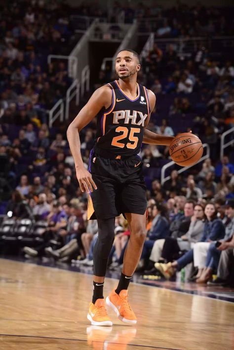 Mikal Bridges Wallpaper, Phx Suns, Mikal Bridges, Phoenix Suns Basketball, Suns Basketball, Basketball Style, Nba Stars, Street Style Outfits Men, Neon Wallpaper