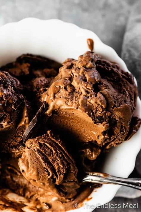 Healthy 3 Ingredient Chocolate Banana Ice Cream - The Endless Meal® Vitamix Ice Cream Recipes, Healthy Chocolate Ice Cream, Chocolate Peanut Butter Ice Cream, Healthy Chocolate Banana, Banana Ice Cream Recipe, Churn Ice Cream, Vegan Ice Cream Recipe, Healthy Ice Cream Recipes, Easy Vegan Dessert