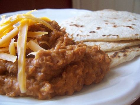 How to Make Homemade Refried Beans Meal Capsule, Make Refried Beans, Canning Refried Beans, Taco Food, Homemade Refried Beans, Frijoles Refritos, Finders Keepers, Refried Beans, Side Recipes