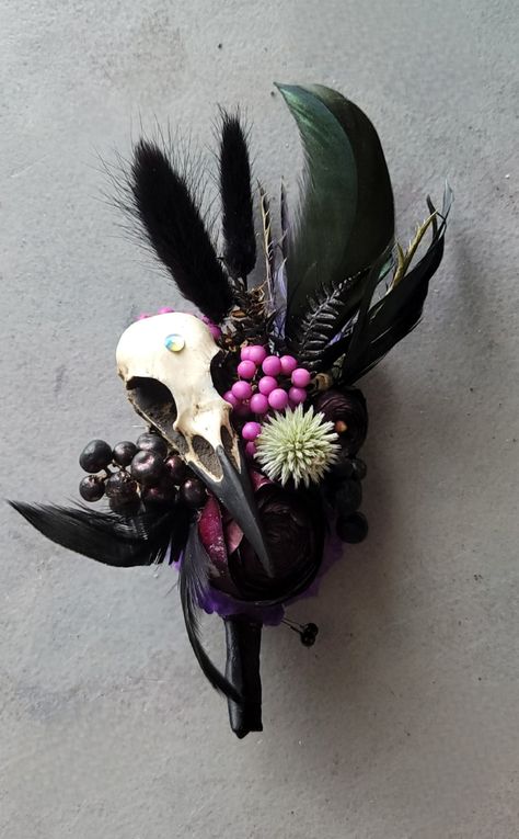 Gothic Flower Crown Wedding, Gothic Wedding Archway, Bird Skull Boutonniere, Enchanted Gothic Wedding, Goth Wedding Flower Arrangements, Goth Cowboy Wedding, Gothic Wedding Boutonniere, Vintage Goth Wedding Ideas, Small Goth Wedding