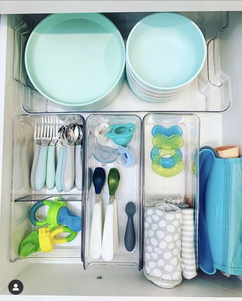 Baby Drawer Organization, Newborn Organization, Time Organization, Baby Cabinet, Toddler Organization, Foster Baby, Stationary Organization, Organized Kitchen, Baby Play Activities