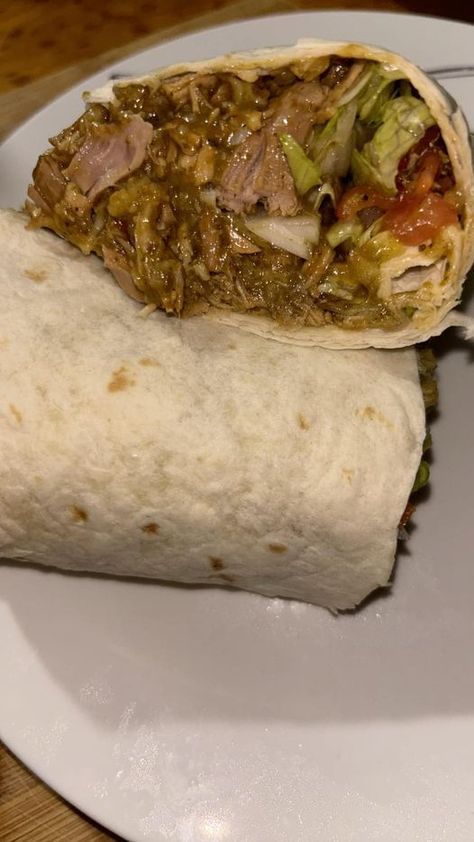 Mexican Kitchen Recipes 2024 | Chili verde burritos made with hatch green chile sauce 💯 | Facebook Chili Verde Burritos, Green Chili Burritos, Green Chili Sauce Recipe, Green Chile Sauce Recipe, Chili Burritos, Hatch Green Chili Recipe, Hatch Chili Recipes, Pork Burritos, Hatch Chilies