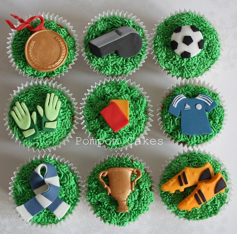 Fooball Soccer Cupcake Ideas, Rugby Cupcakes, Hunting Birthday Cakes, Soccer Cupcakes, Football Themed Cakes, Soccer Birthday Cakes, Sports Themed Cakes, Football Birthday Cake, Football Cupcakes