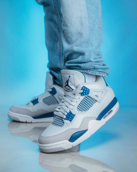 Military Blue Majesty: Air Jordan 4 On-Feet & Lit #seenbyluigijohnc #sneakwithluigi The Air Jordan 4 "Military Blue" isn't just a shoe, it's a vibe. (Shot with the Sony a7iv & Tamron 28-75mm lens, bathed in the warm glow of the Amaran COB 60x & 200x lights. The PT2c light tubes add those extra pops of color, and the Ulanzi Coman Zero F38 tripod keeps things steady. Edited with Luminar Neo for a final flourish!) Swipe through to see how these Jordans elevate any outfit: Iconic Silhouette: Th... Jordan Air 4 Retro, Jordan Air 4, Jordan 4 Military Blue, Sony A7iv, Air Jordan 4, Blue Outfit, Dream Shoes, Sneaker Head, Air Jordan