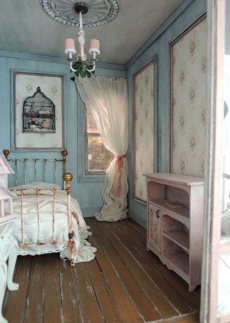 Unmade Bed, Vintage Bedroom Ideas, Doll House Bedroom, Shabby Bedroom, Rose Bedroom, Dollhouse Bedroom, Vintage Computer, Casa Country, French Immersion