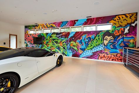 Garage Graffiti Ideas, Graffiti Garage, Garage Graffiti, Graffiti Garage Wall, Graffiti Car, Car Graffiti Art, Sports Graffiti Wall, Garage Walls, Graffiti Art