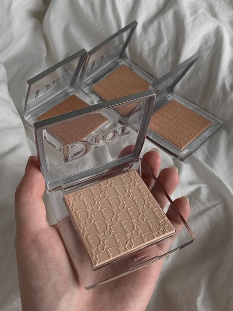 Dior makeup aesthetic ideas photos for instagram beauty products Powder Makeup Aesthetic, Powder Aesthetic, Dior Makeup Aesthetic, Dior Powder, Cosmetic Aesthetic, Aesthetic Photo Ideas, Pointy Nails, Beauty Care Routine, Makeup Stuff