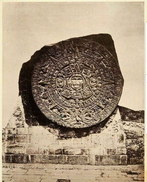 Ancient Mexico, Ancient Aztecs, Mexico History, Aztec Culture, Mayan Art, Mayan Culture, Aztec Calendar, Aztec Art, Ancient Sculpture