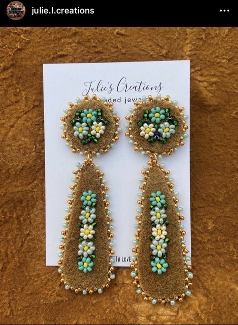 Indigenous Earrings Beaded, Indigenous Beaded Earrings, Indigenous Earrings, Indigenous Beading, Indigenous Beadwork, Suede Earrings, Beaded Gloves, Beadwork Ideas, Earrings Diy Handmade