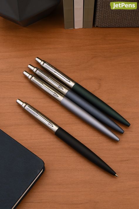 7% larger than the standard Jotter, the Parker Jotter XL Ballpoint Pen is perfect for bigger hands and makes a great Father's Day gift. Parker Jotter Pens, Aesthetic Pens, Parker Pens, Stationary Accessories, Parker Jotter, Robot Animal, Parker Pen, Study Stationery, New Pen