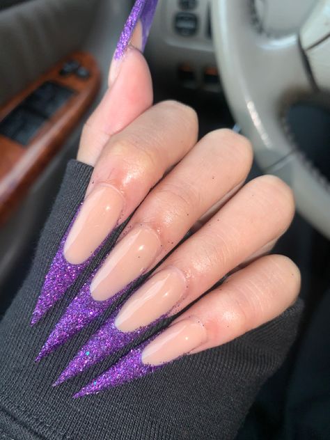 Purple Glitter French Nails, Black Glitter Stiletto Nails, Dark Purple Stiletto Nails, Purple Stilleto Nails, Purple Stiletto Nails Design, Glitter Stiletto Nails, Stiletto Nails Long, Purple Stiletto Nails, White Stiletto Nails