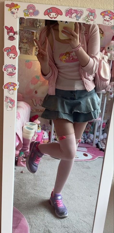 My Melody Core Outfits, Baby Core Outfit, Cutecore Summer Outfits, My Melody Outfit Ideas, Jojifuku Outfit, Kawaiicore Fashion, Bear Sanrio, My Melody Outfit, My Melody Strawberry