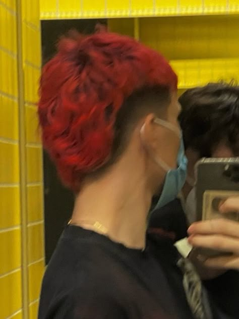 Mullet Colored Hair Men, Red Hair Mullet Men, Red Mullet Men, Red Mullet Hair, Dyed Mullet Men, Short Dyed Hair Men, Mens Dyed Hair Ideas, Mullet Hair Color Ideas, Mullet Short Hair Men