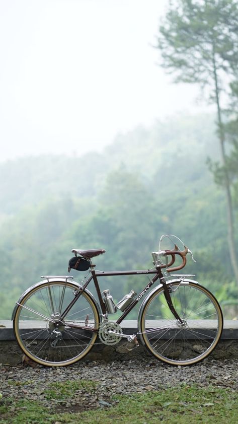 Commuter Bike Style, Gravel Bike Bicycles, Randonneur Bike, Vintage Road Bike, Classic Road Bike, Road Bike Vintage, Foldable Bikes, Retro Bicycle, Retro Bike