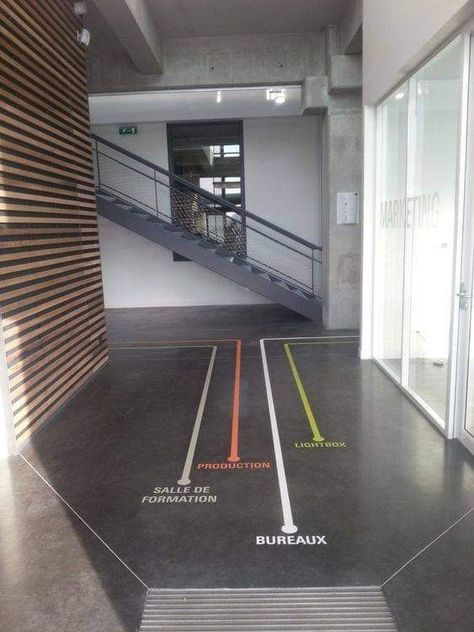 Design Office Interior, Interior Design Office, Wayfinding Signage Design, Fab Lab, Floor Graphics, Escalier Design, Wayfinding Design, Hospital Interior, Interior Design Software