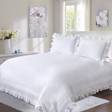 Country Bed, White Quilt Cover, Shabby Chic Quilts, Ruffle Duvet Cover, Cheap Mattress, Country Bedding, Shabby Chic Pillows, Shabby Chic Boho, Chic Bedding