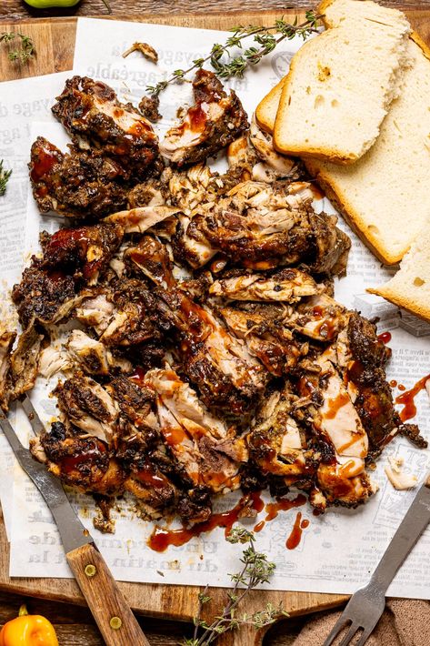 Authentic Jamaican Jerk Chicken Recipe, Jamaican Sandwich, Caribbean Chicken Recipes, Jerk Chicken Baked, Jerk Chicken Slow Cooker, Shredded Jerk Chicken, Authentic Jerk Chicken Recipe, Jerk Ribs, Authentic Jamaican Jerk Chicken