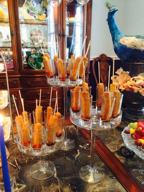 French Toast On A Stick, French Toast Shooters, Shooters Sandwich, French Toast Sticks Shooters, Make Ahead French Toast Sticks, Mini Pancakes On A Stick Brunch Party, Wedding Snacks, French Toast Sticks, Winter Comfort Food