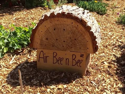 Bee Hotel, Bug Hotel, Insect Hotel, Bee House, Bee Garden, Have Inspiration, School Garden, Veggie Garden, Garden Crafts