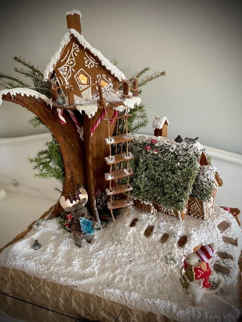 Gingerbread Tree House, Homemade Gingerbread House, Gingerbread House Recipe, Gingerbread Tree, Gingerbread House Designs, Gingerbread House Decorations, Houses Ideas, House In Nature, Christmas Gingerbread House