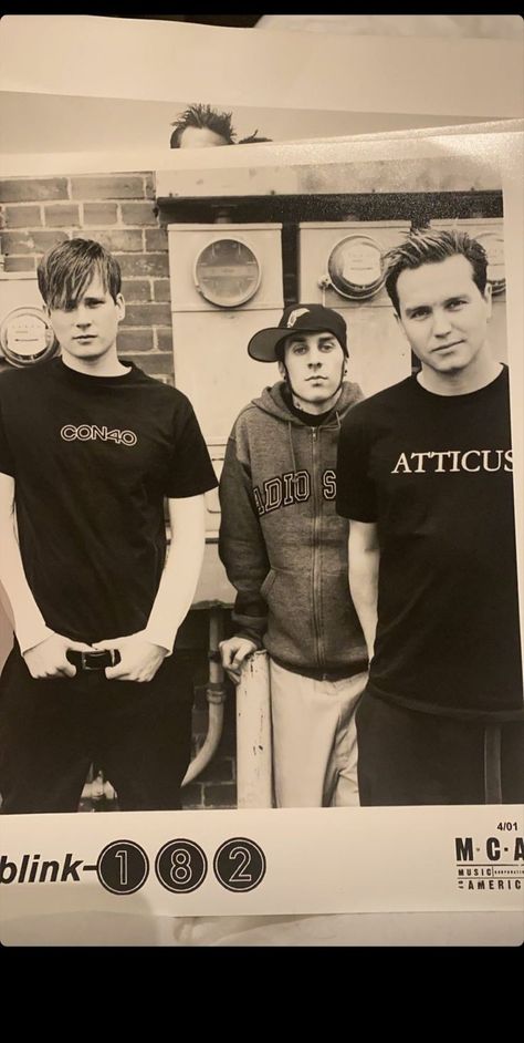 Tom Delonge Wallpaper, Blink 182 Wallpaper, 90’s Punk, Blink 182 Tom Delonge, Blink 182 Tom, Angels And Airwaves, Rock Boys, 90s Wallpaper, Tom Delonge