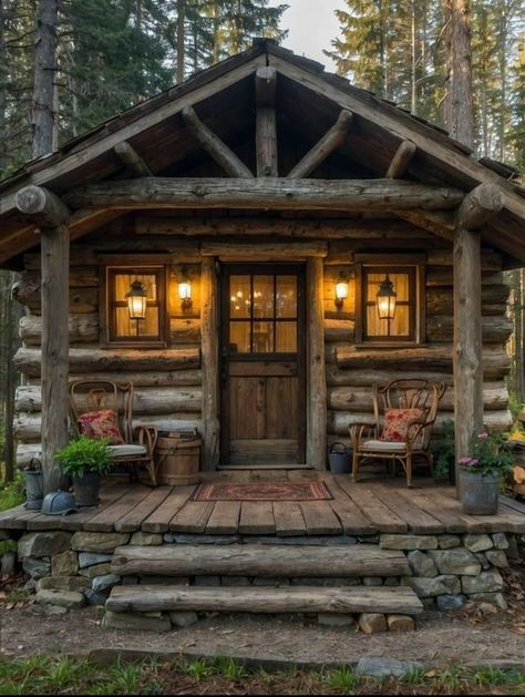 Small Log Cabin Interior Rustic Tiny Homes, Cabin On Hillside, Log Houses Exterior, Small Cabin Exterior Ideas, Log Cabin Door, Small Cabin Exterior, Rustic Tiny House Cabin, Rustic Cabin In The Woods, Cabin Porches