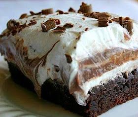 Brownie Lasagna, Brownie Refrigerator Cake, Refrigerator Cake, Cheese Danish Recipe, Fluff Desserts, Brownie Desserts, Danish Food, Best Brownies, Brownie Cake